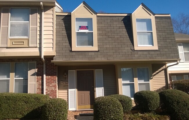 4206 Whistler Ct ~ 3 bedroom / 2.5 bathroom ~ Townhouse located in Hunter's Creek Community