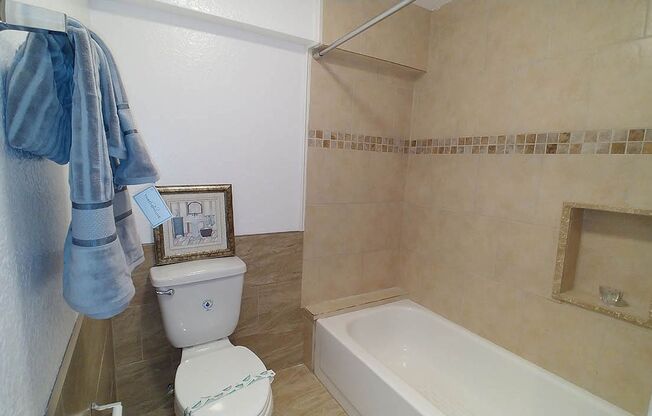 2 beds, 2 baths, 910 sqft, $2,650, Unit 205