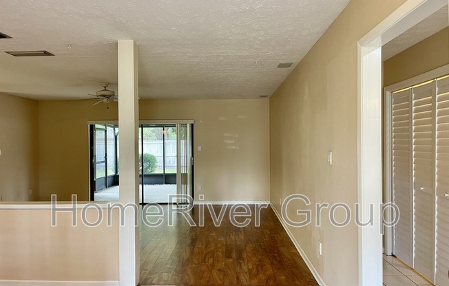 15720 COUNTRY LK DR