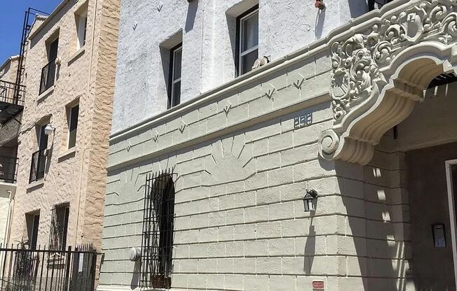 Studio, 1 bath, 440 sqft, $1,233, Unit 102a