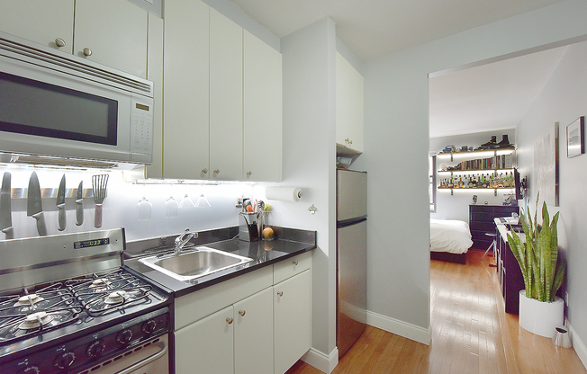312 W 23 ST