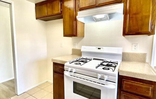 590 W 24 ST