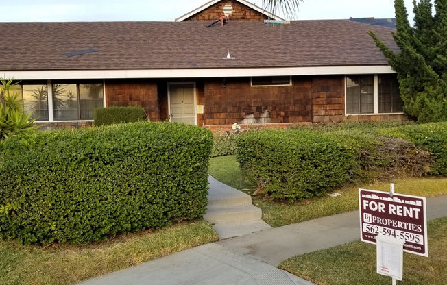 6011 Lemon Ave.