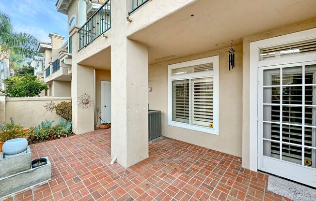 Stunning 2B/2BA Condo in UTC!