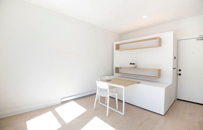 Studio, 1 bath, 214 sqft, $1,350, Unit 108