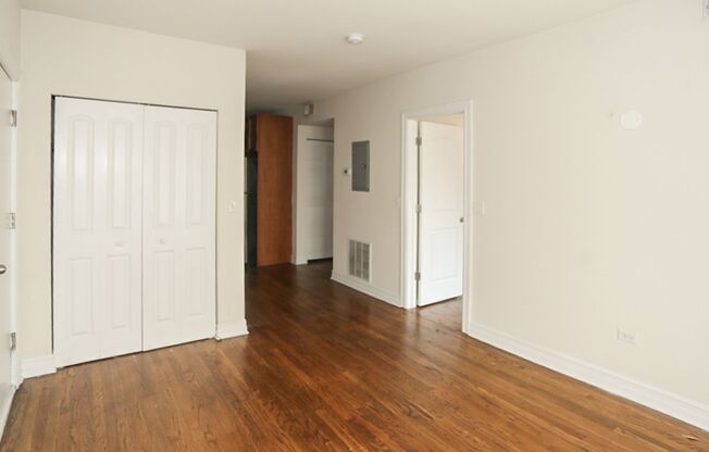 2 beds, 1 bath, 854 sqft, $2,750, Unit 3816S-1E