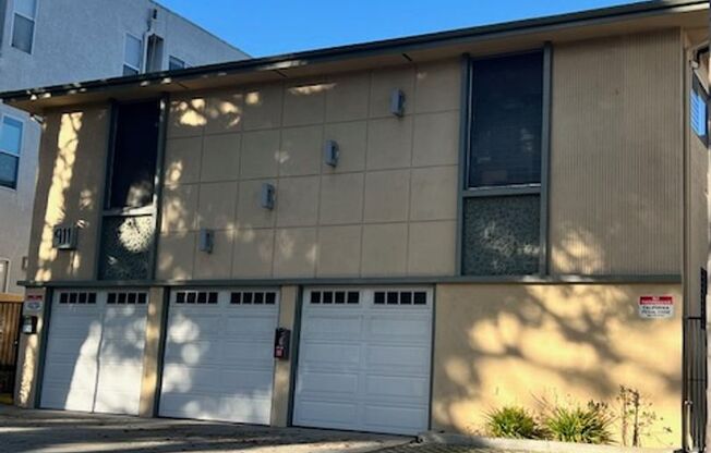 911-915 Lincoln Blvd