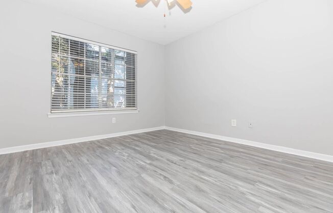 1 bed, 1 bath, 714 sqft, $1,015, Unit 111 Up