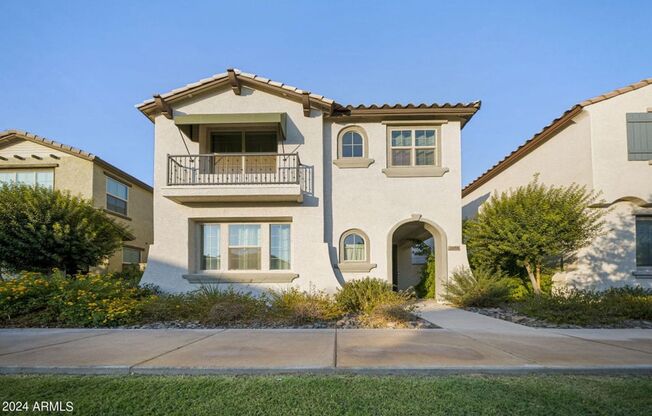 STUNNING 5 BEDROOM WITH LOFT & BONUS ROOM 3.5 BATH IN EASTMARK MESA COMMUNITY 2,655 SQ FT