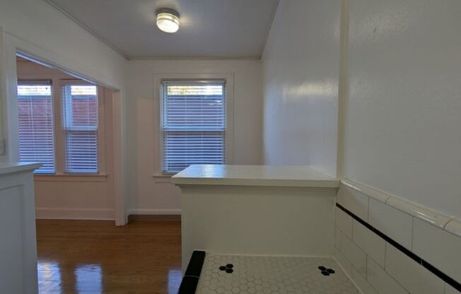 Studio, 1 bath, 525 sqft, $1,299, Unit 103