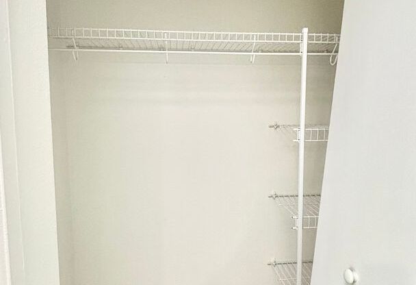 2 beds, 2 baths, 833 sqft, $1,750, Unit 211