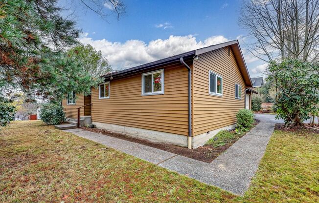 Rest of December Rent FREE - Newly remodeled Rambler Bainbridge Island