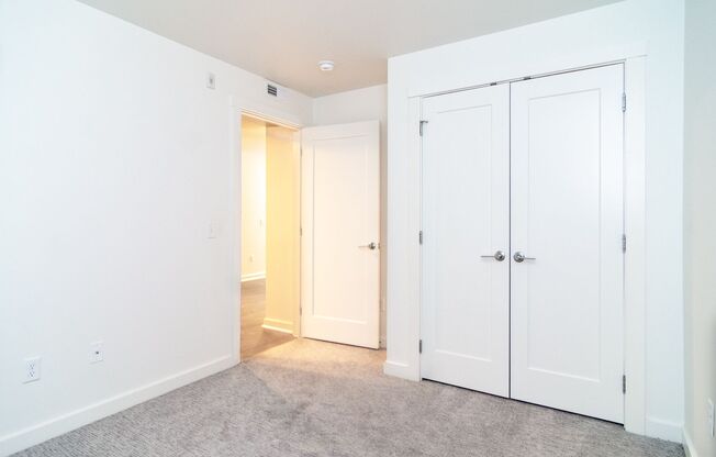 1 bed, 1 bath, 811 sqft, $1,310, Unit 907-102