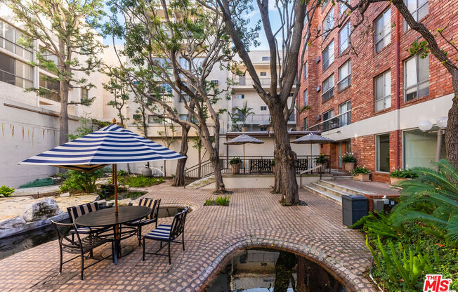 1 bed, 1 bath, 682 sqft, $2,600, Unit 220