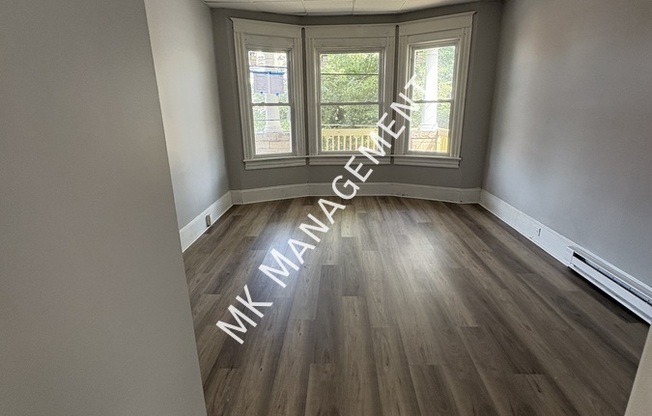 313 CEDAR AVE