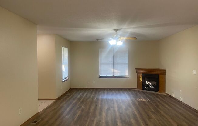 3 beds, 2 baths, 1,315 sqft, $1,075, Unit 1003 Phesant Run