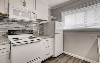 Studio, 1 bath, 463 sqft, $950, Unit 08