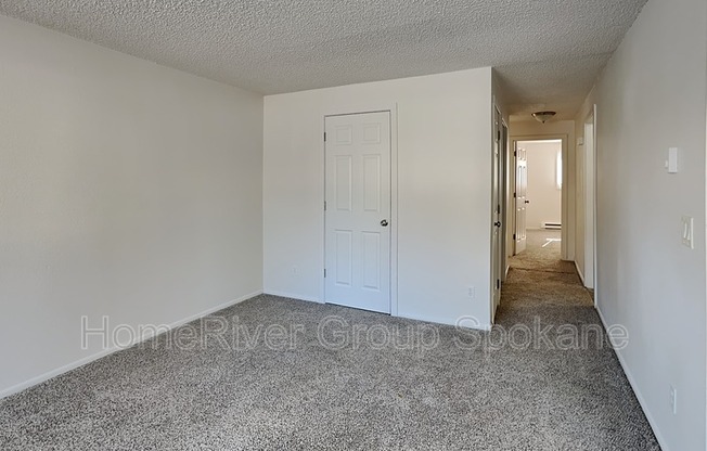 1415 W EUCLID AVE