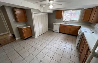 2 beds, 1 bath, $1,899, Unit Unit B