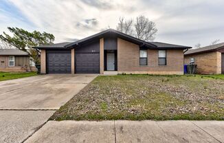 Gorgeous 3BD/2BTH Home Minutes from I-35 and The University of Oklahoma!