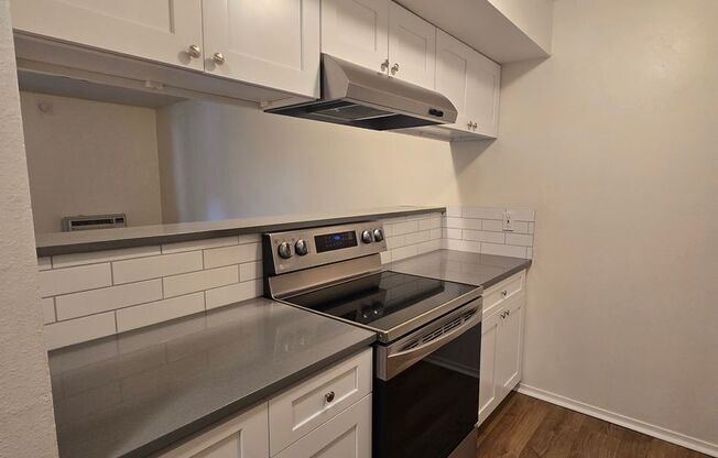 2 beds, 1 bath, $1,650