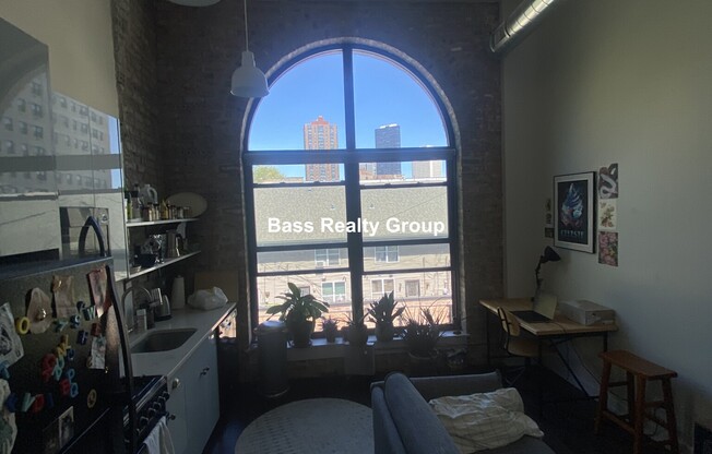 5021 N KENMORE