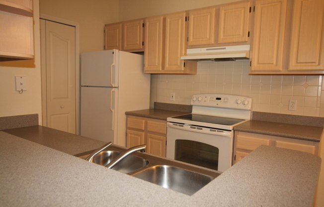 RIVERVIEW: Allegro Palms - 1 bed/1 bath condo, 3rd Floor