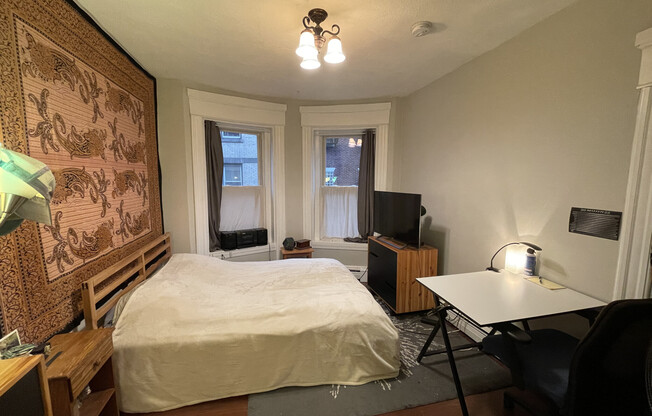 1 bed, 1 bath, $2,340, Unit 2