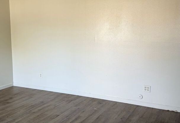 3 beds, 1.5 baths, 1,390 sqft, $2,300