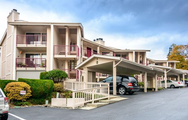 2bd/1.75ba Kirkland Condo