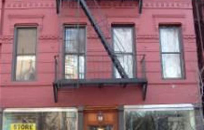 246 MOTT ST