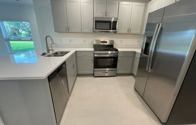 Newly developed Lakefront 3B/2B home in Eaves Bend Community available for LONG-TERM Renting!!!!!