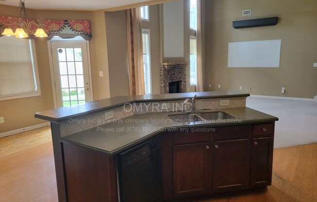 Beautiful 4 Bedroom House in Buford!
