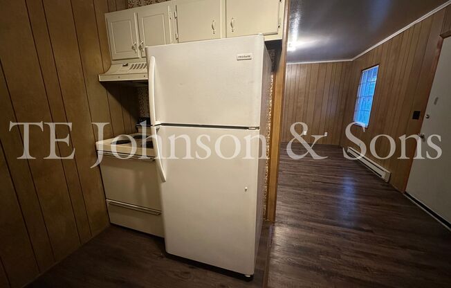 1 bed, 1 bath, $700, Unit 126 Weatherwood 6