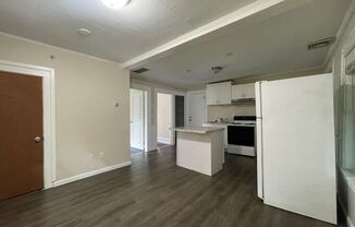 2 beds, 1 bath, $1,300, Unit Unit C