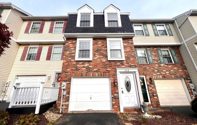 2 Bedroom, 1.5 Bath, 1 Car Garage Townhouse