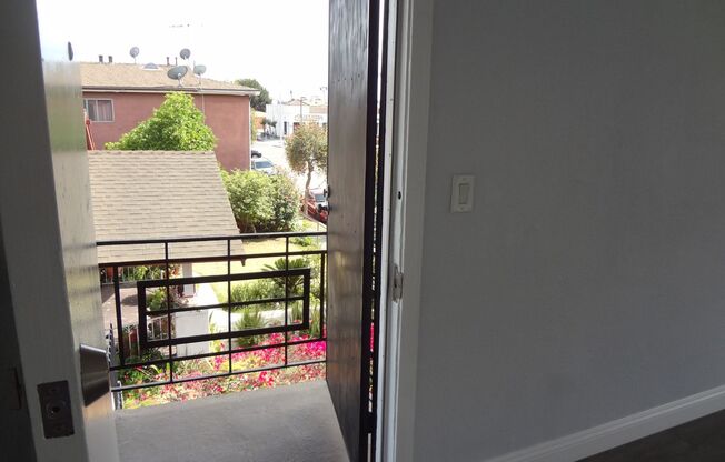 1 bed, 1 bath, $1,650, Unit F