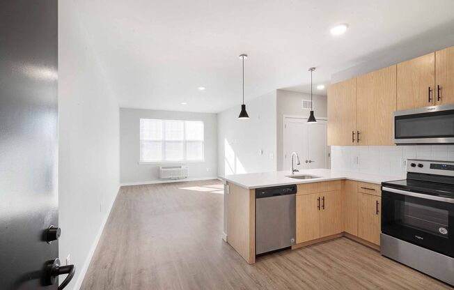 2 beds, 2 baths, 1,084 sqft, $2,525, Unit 1102