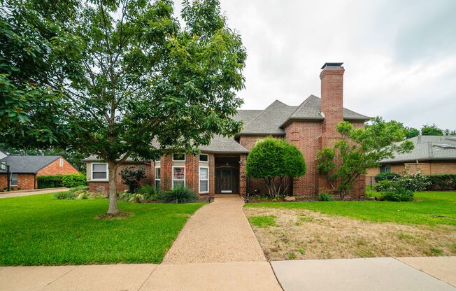 Willow Bend Lakes Custom Home! Pool and Outdoor Grill