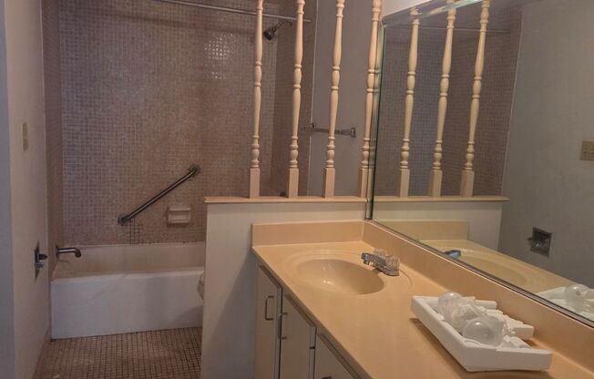 2 beds, 2 baths, 1,032 sqft, $1,995, Unit 4309