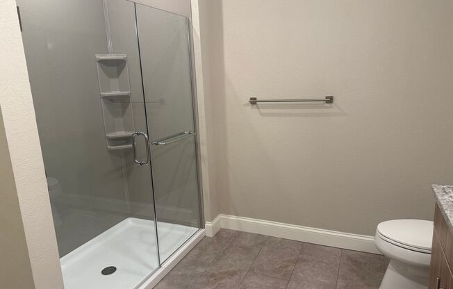 1 bed, 1 bath, 871 sqft, $1,675, Unit 334
