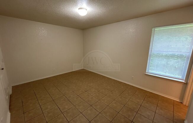 3 beds, 2 baths, $1,225