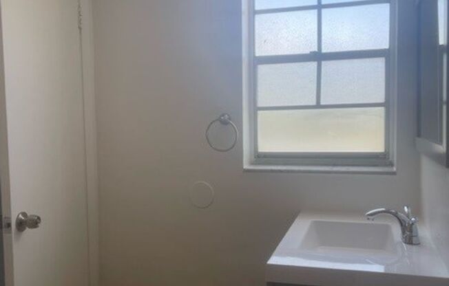 1 bed, 1 bath, 628 sqft, $1,525, Unit 323