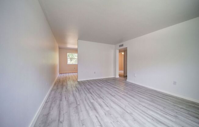 2 beds, 1 bath, 783 sqft, $2,075, Unit 19