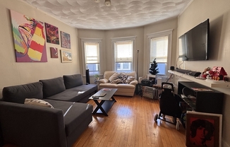 9 GREYLOCK RD