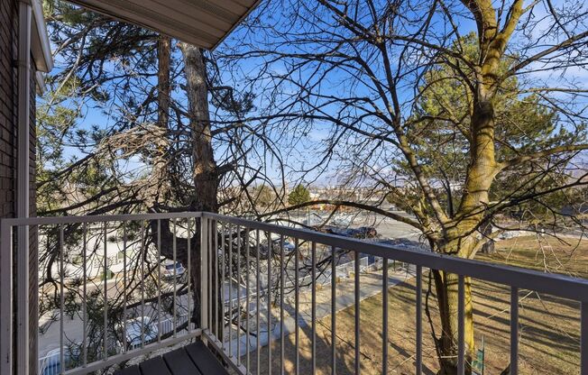 2 beds, 1 bath, 850 sqft, $1,250, Unit F-201