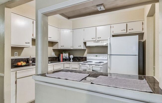 Charming 2 Bed 1 Bath Condo in Lafayette!
