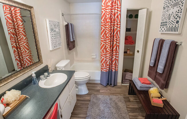 Bathroom With Bathtub at Saw Mill Village Apartments, Columbus