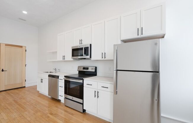 Studio, 1 bath, 600 sqft, $1,070