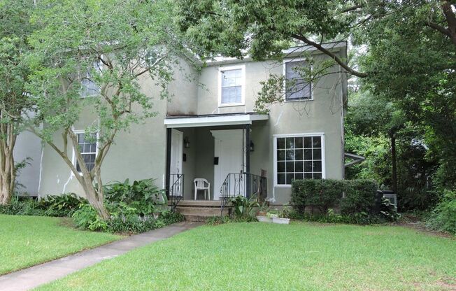Fantastic 1/2 of Duplex in Desirable Garden District